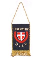 Wimpel mit Landeswappen Wien und Korpsabzeichen mit Ortsname